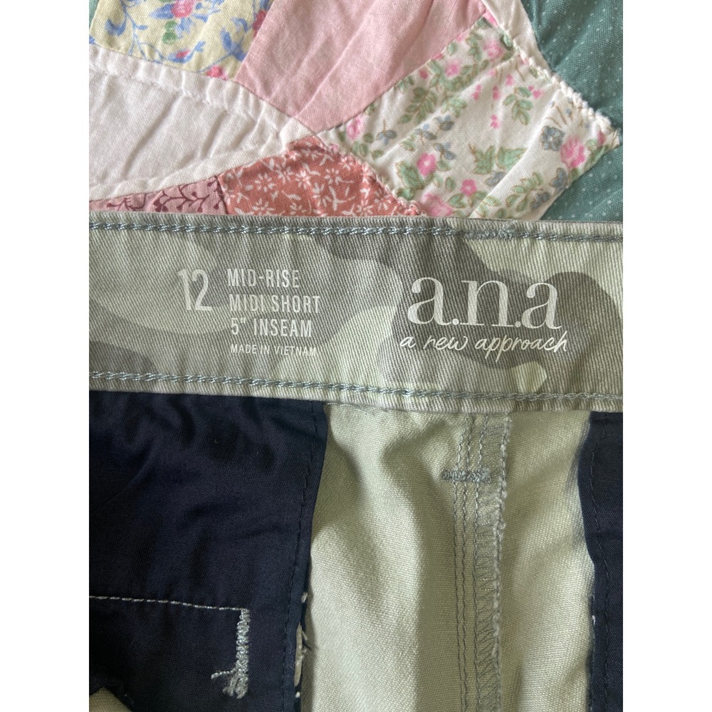 ANA A New Approach Womens Camo Mid-Rise Midi Shorts Green Camouflage Size 12 NWT - Picture 4 of 7